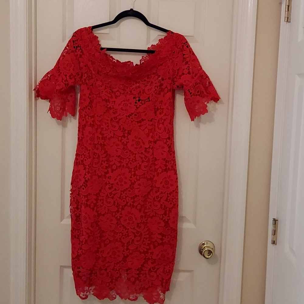 Off shoulder lace dress